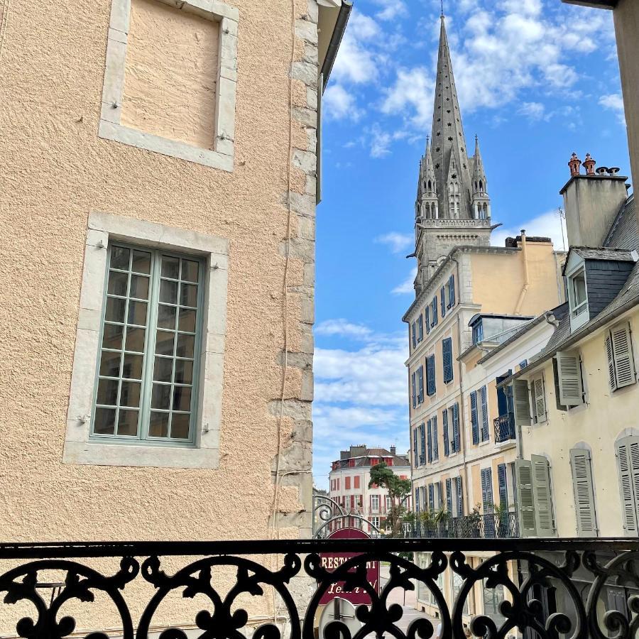 Quartier Historique Et Populaire Du Chateau De 포 외부 사진